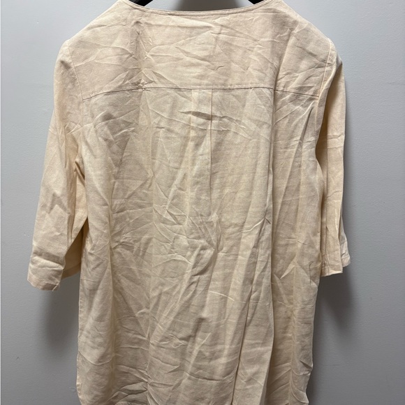 Anne Klein Women’s Classic Beige Tunic with Gold Accents - Picture 7 of 10